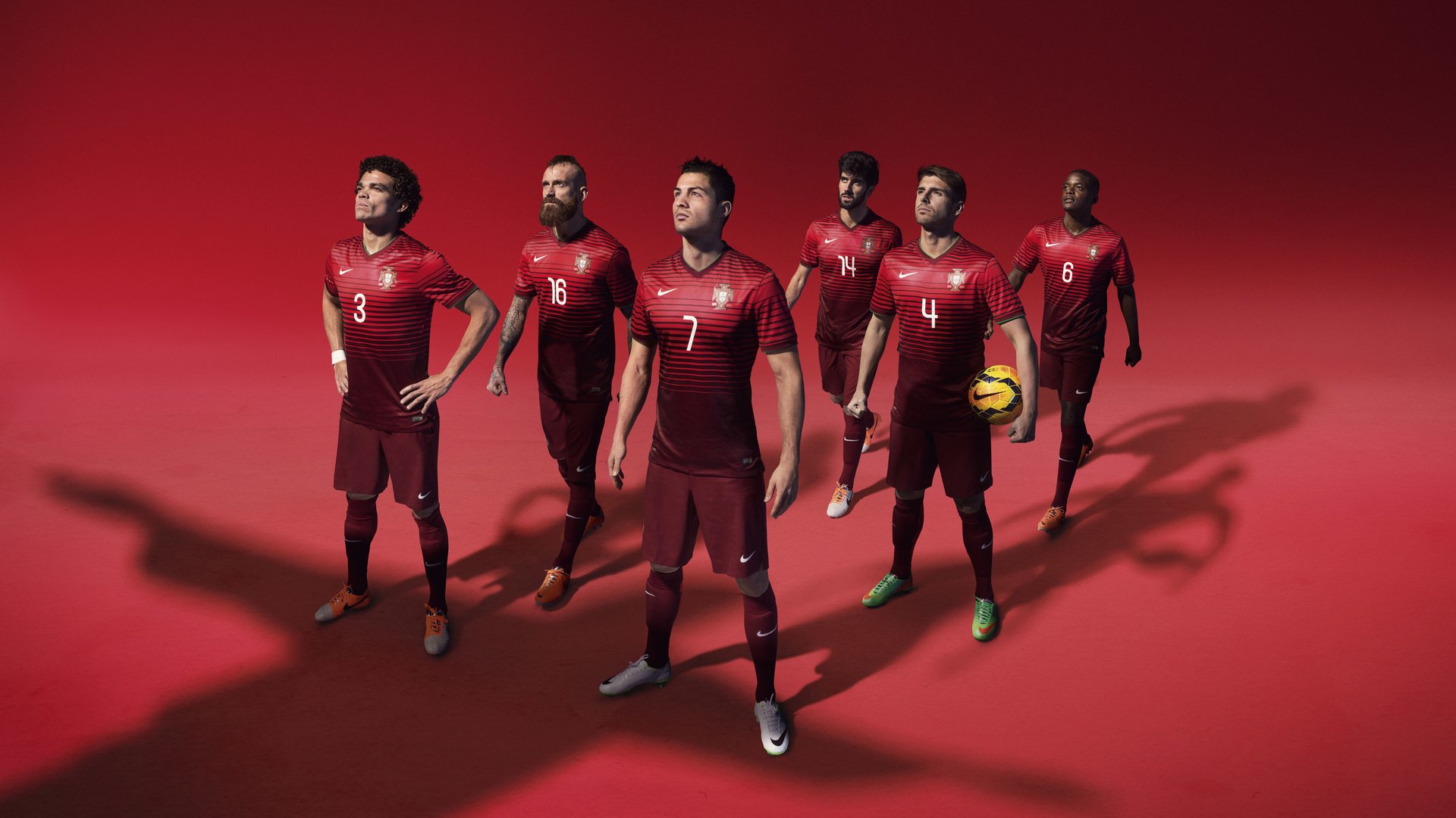 _珍贵比赛瞬间集锦：历史性胜利瞬间回顾_，珍贵无比的比赛录像